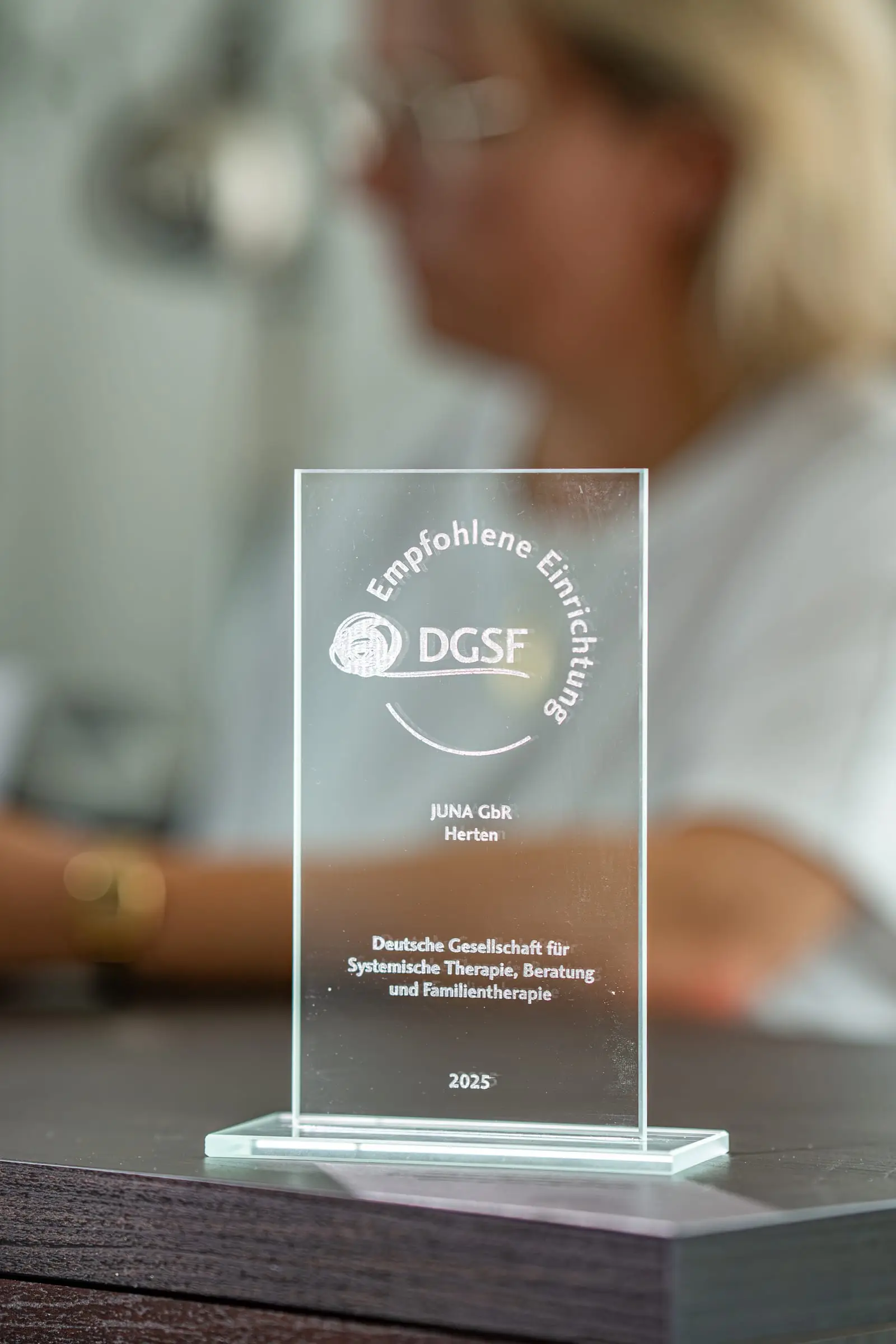 Auszeichnung „Empfohlene Einrichtung“ der DGSF für die JUNA GbR in Herten Auszeichnung „Empfohlene Einrichtung“ der DGSF für die JUNA GbR in Herten
